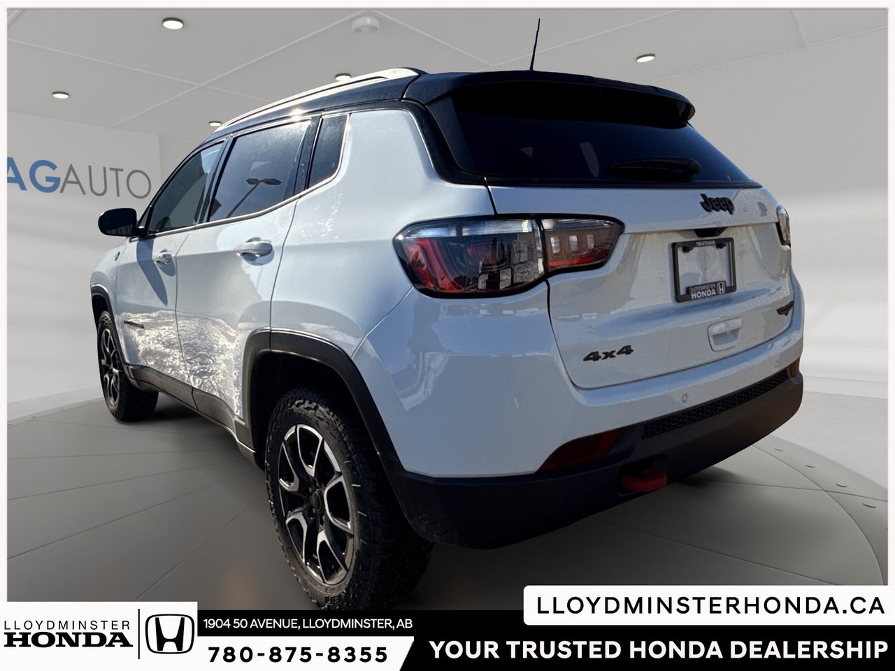 2025 Jeep Compass Trailhawk-5