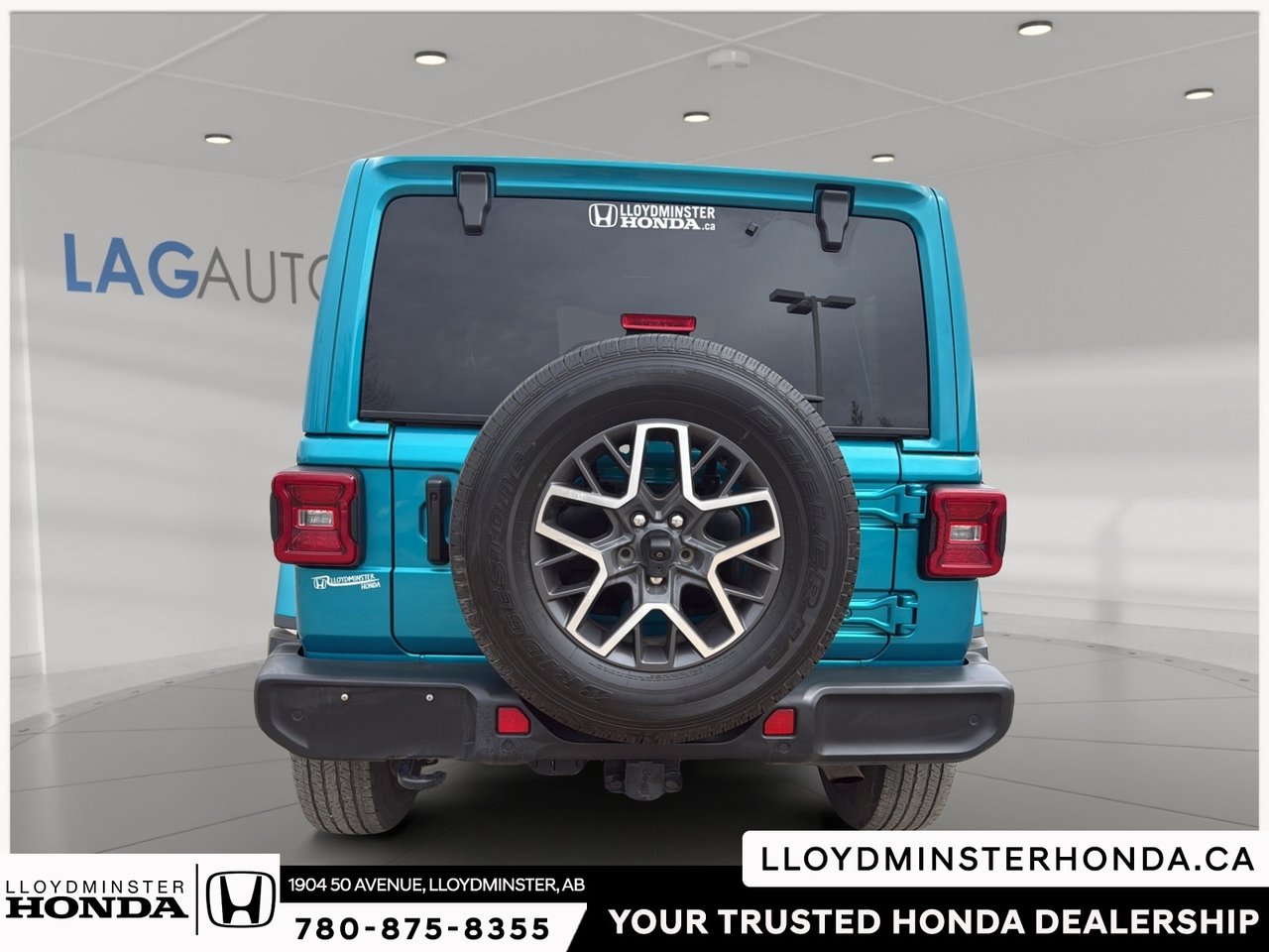 2024 Jeep Wrangler Sahara-5