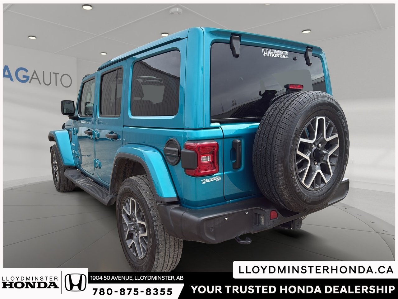 2024 Jeep Wrangler Sahara-6