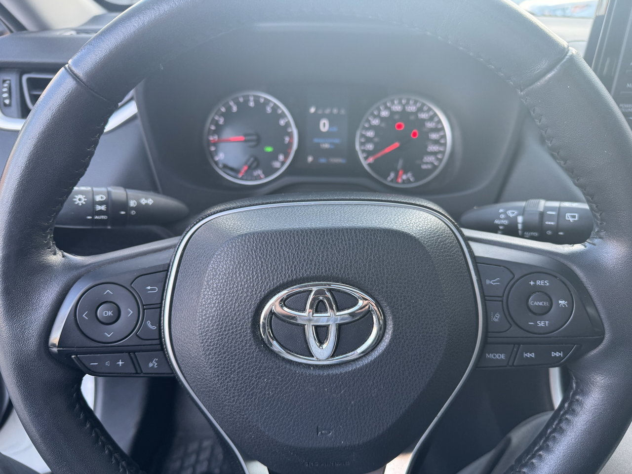 Toyota RAV4 XLE 2021-8