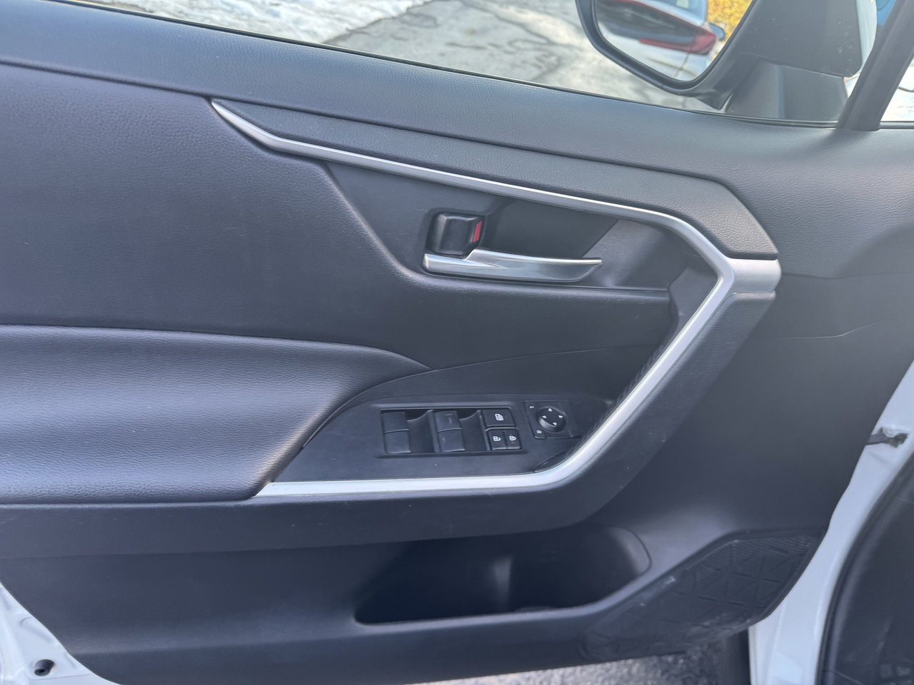 Toyota RAV4 XLE 2021-13