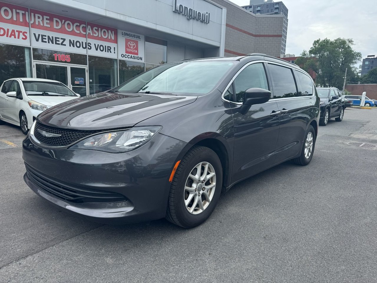 2017 Chrysler Pacifica Touring-0