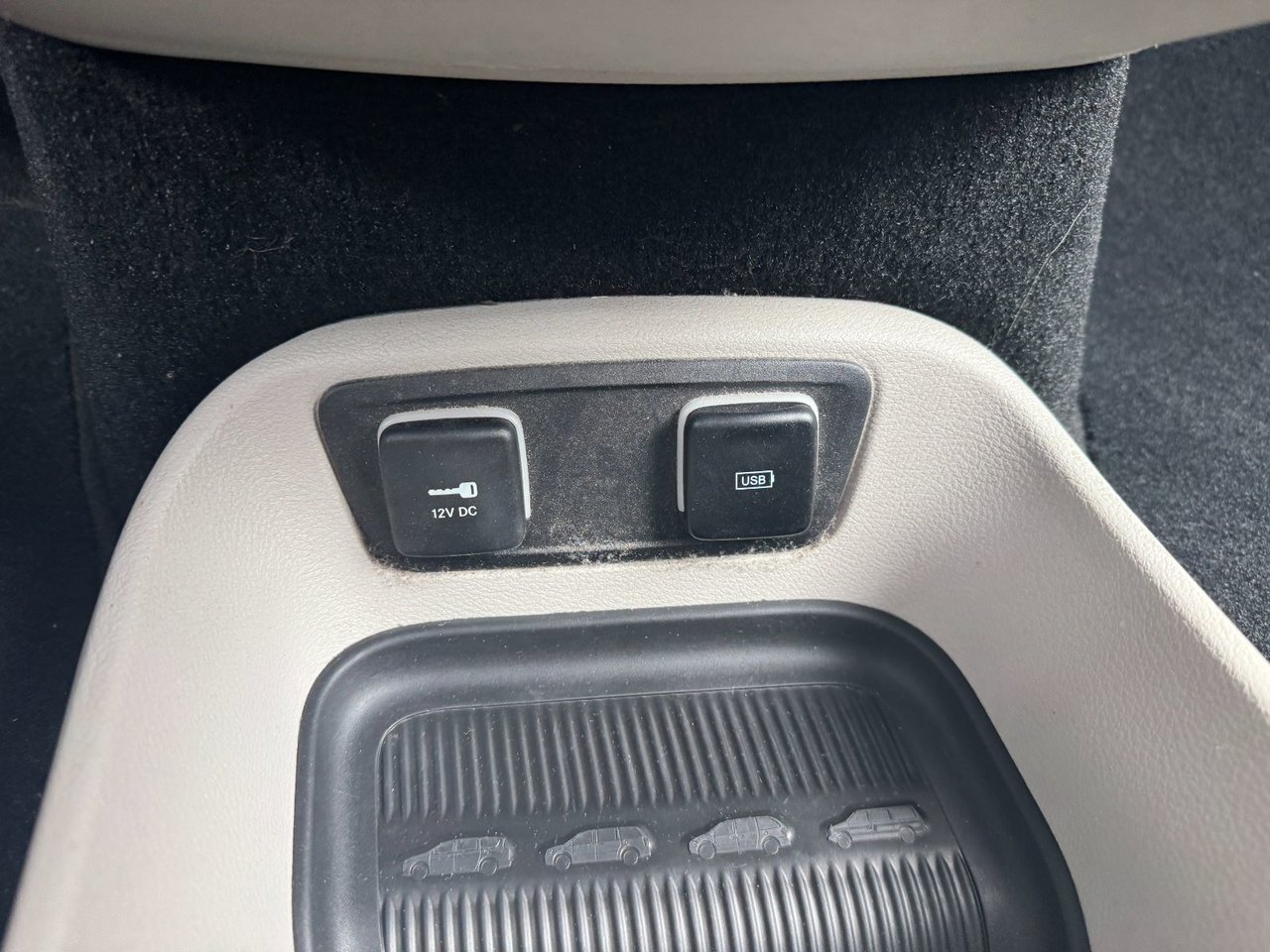 2017 Chrysler Pacifica Touring-17