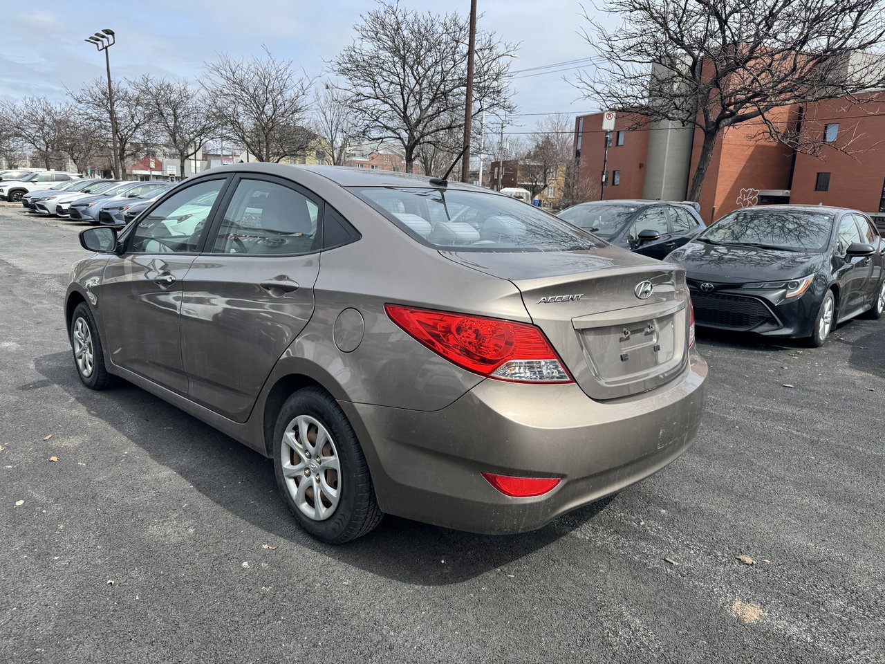 2012 Hyundai Accent L-4