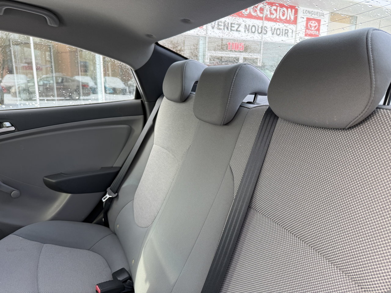 2012 Hyundai Accent L-19