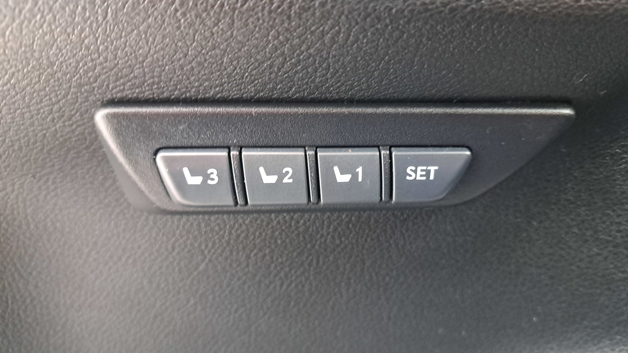 Lexus NX 300h 2019-27