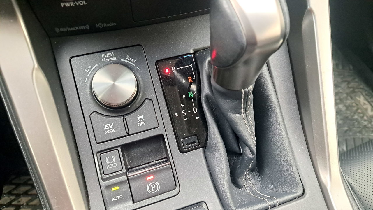 Lexus NX 300h 2019-24