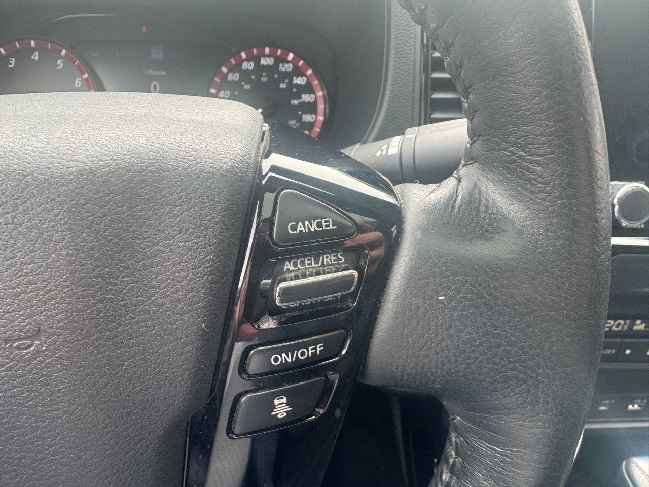 2022 Nissan Frontier-24