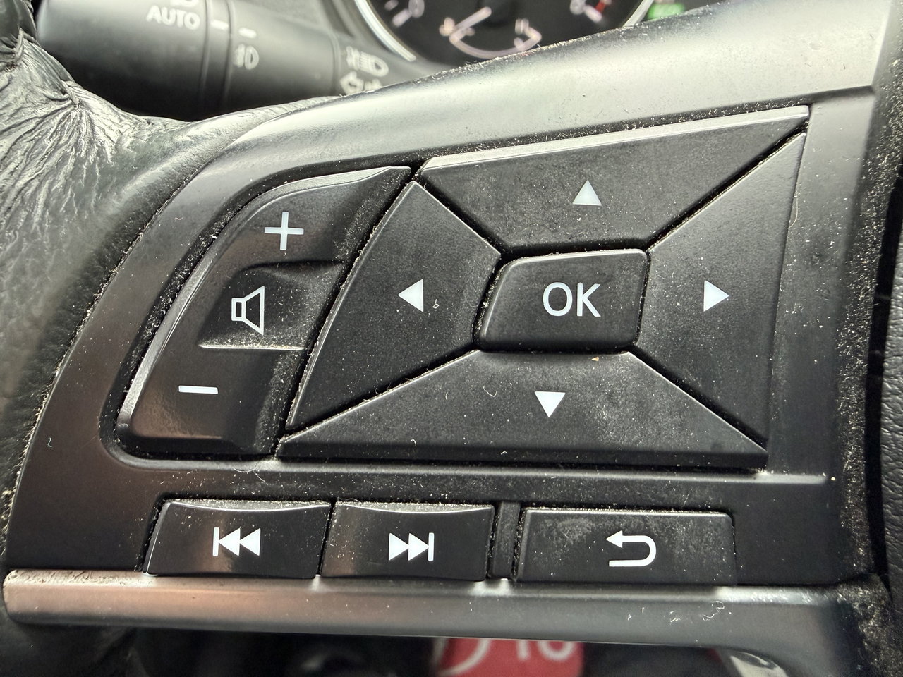 2018 Nissan Rogue SL-12