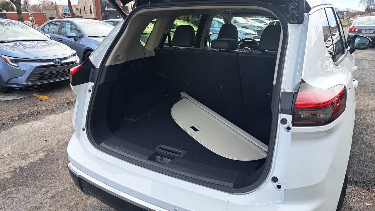 2024 Nissan Rogue Platinum-38