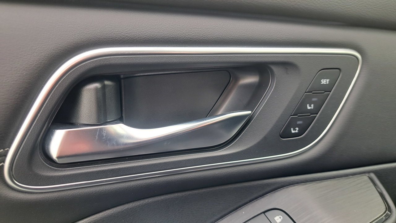 2024 Nissan Rogue Platinum-29