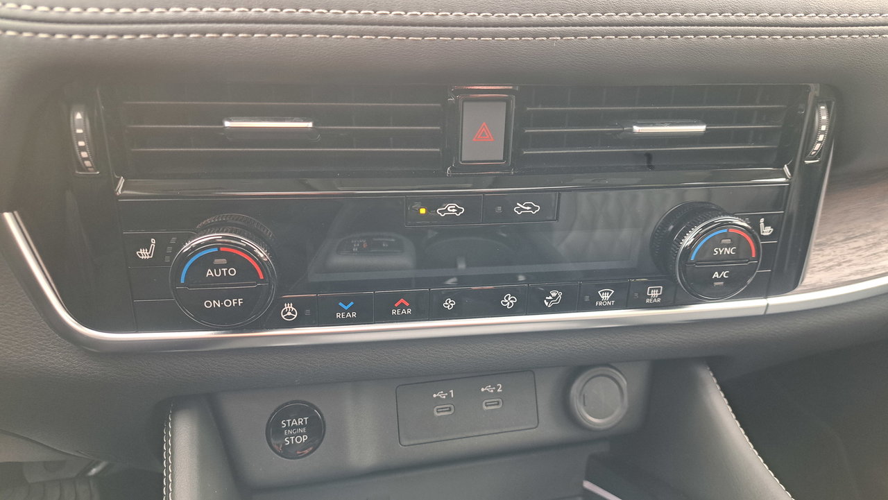 2024 Nissan Rogue Platinum-23