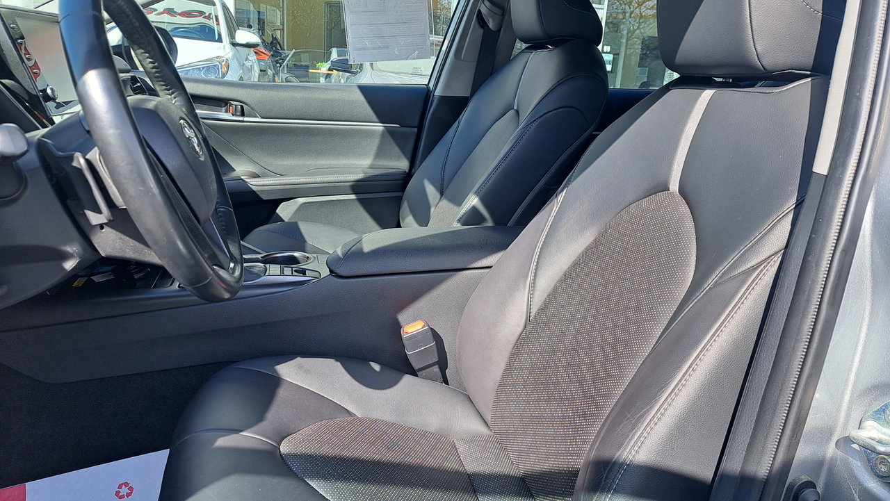 Toyota Camry Hybrid XSE 2023-8