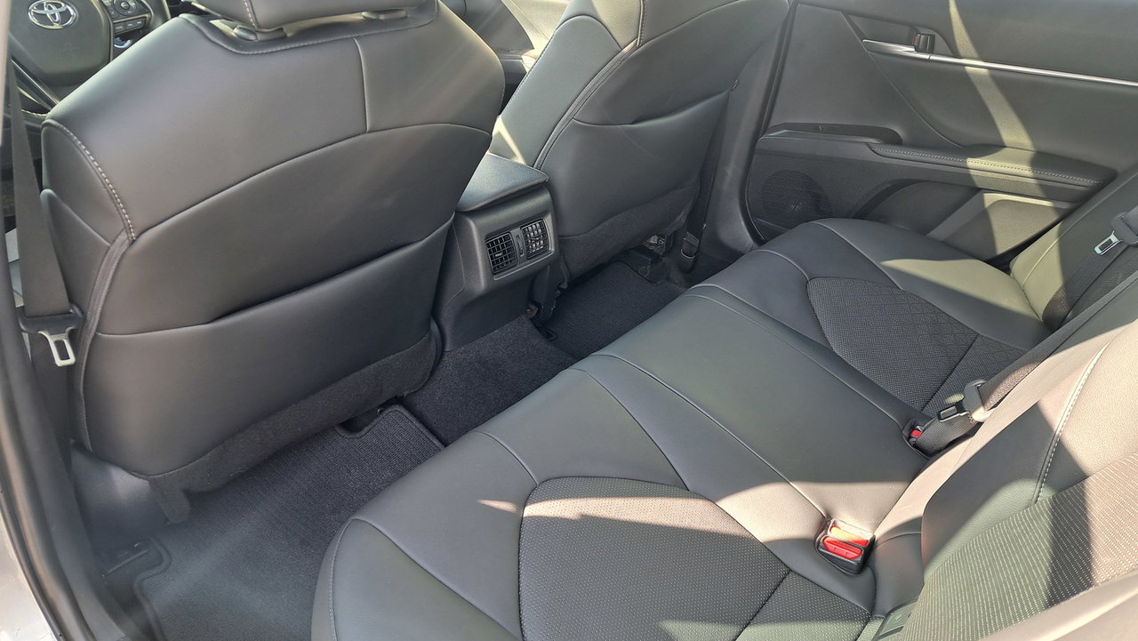 Toyota Camry Hybrid XSE 2023-27