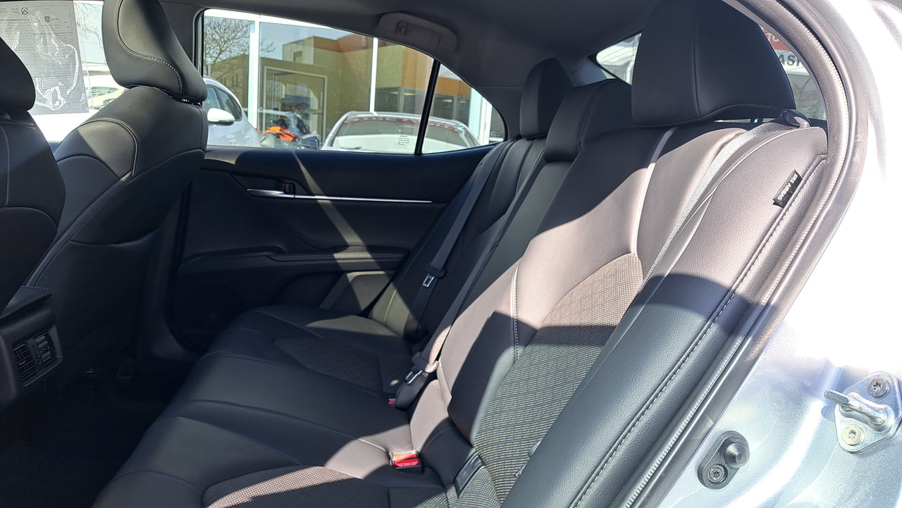 Toyota Camry Hybrid XSE 2023-26