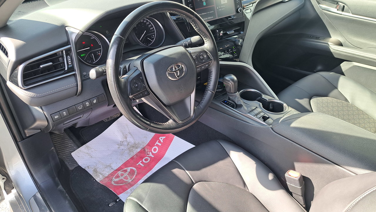 Toyota Camry Hybrid XSE 2023-9