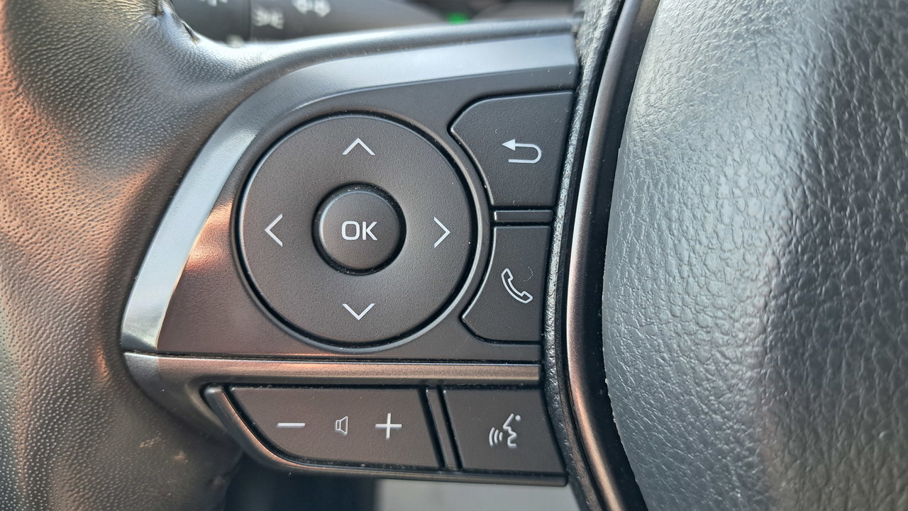 Toyota Camry Hybrid XSE 2023-14