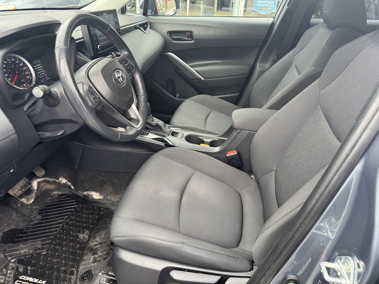 2022 Toyota Corolla Cross LE-10