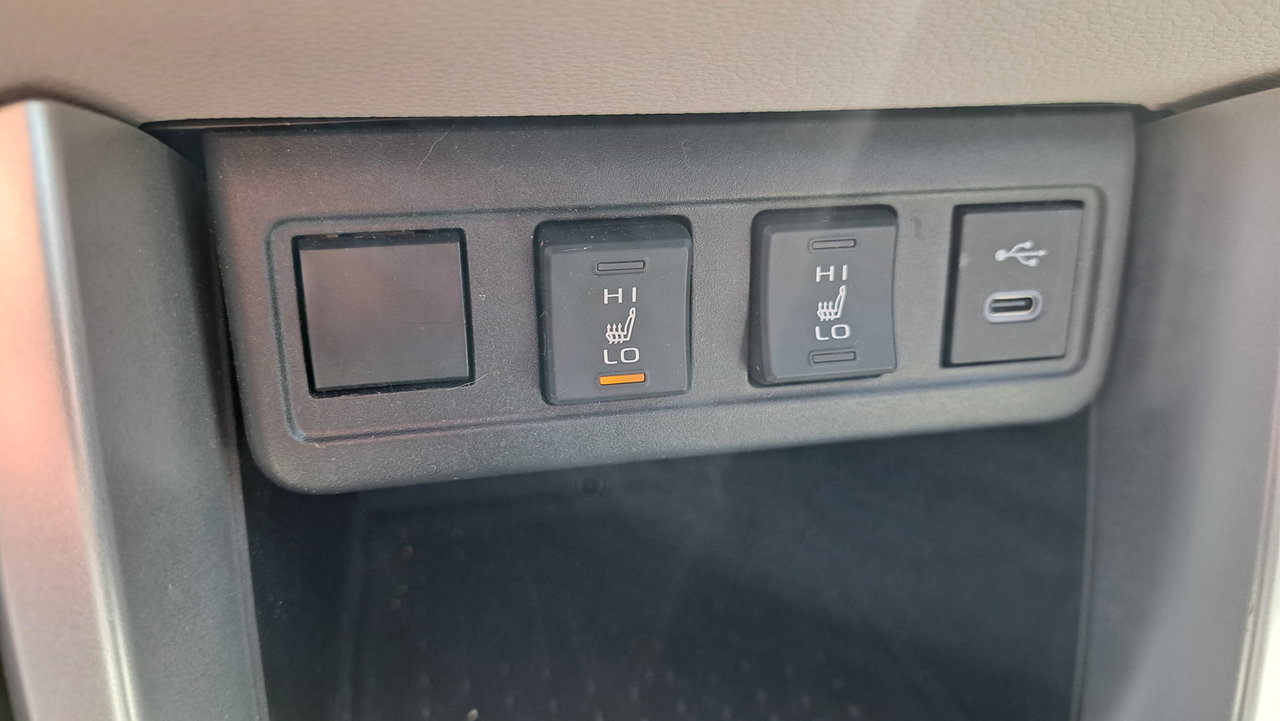 2023 Toyota Corolla Cross L-19