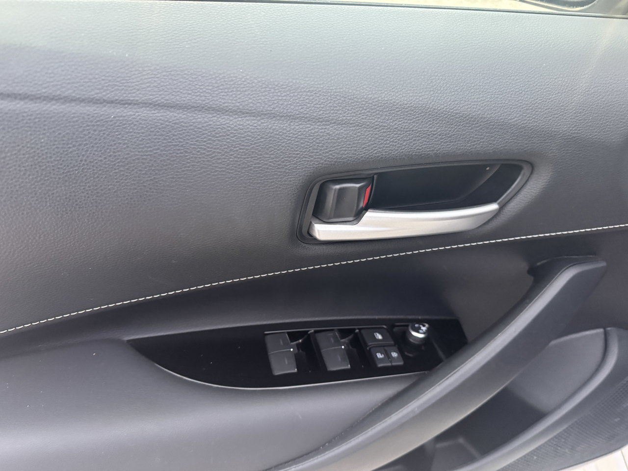 2020 Toyota Corolla Hatchback-11