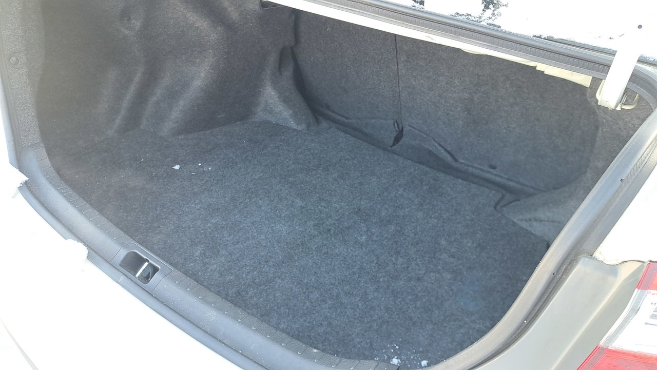 Toyota Corolla LE 2014-32