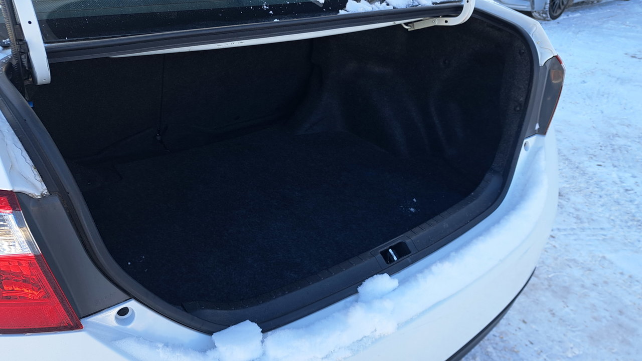 Toyota Corolla LE 2014-31