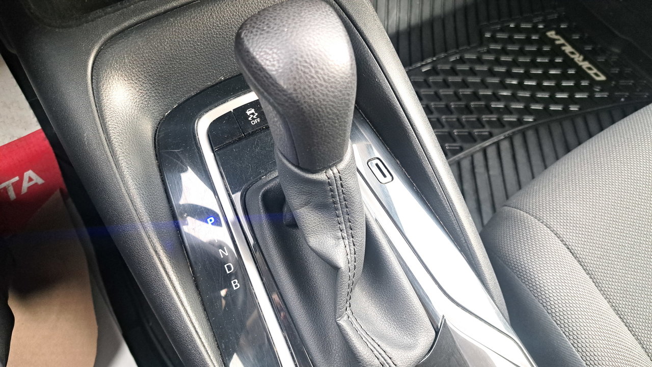 Toyota Corolla L CVT 2020-20