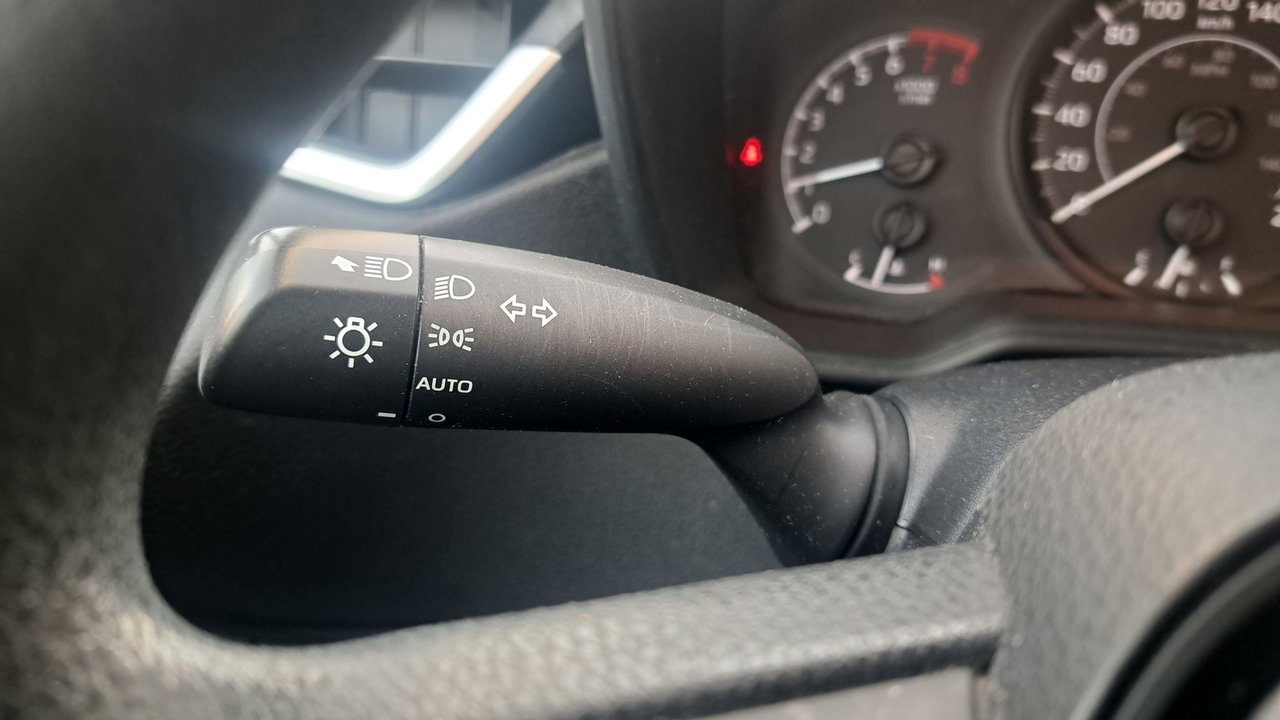 Toyota Corolla L CVT 2020-15