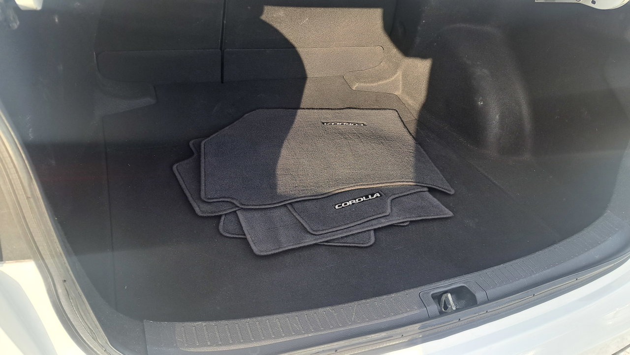 Toyota Corolla L CVT 2020-27