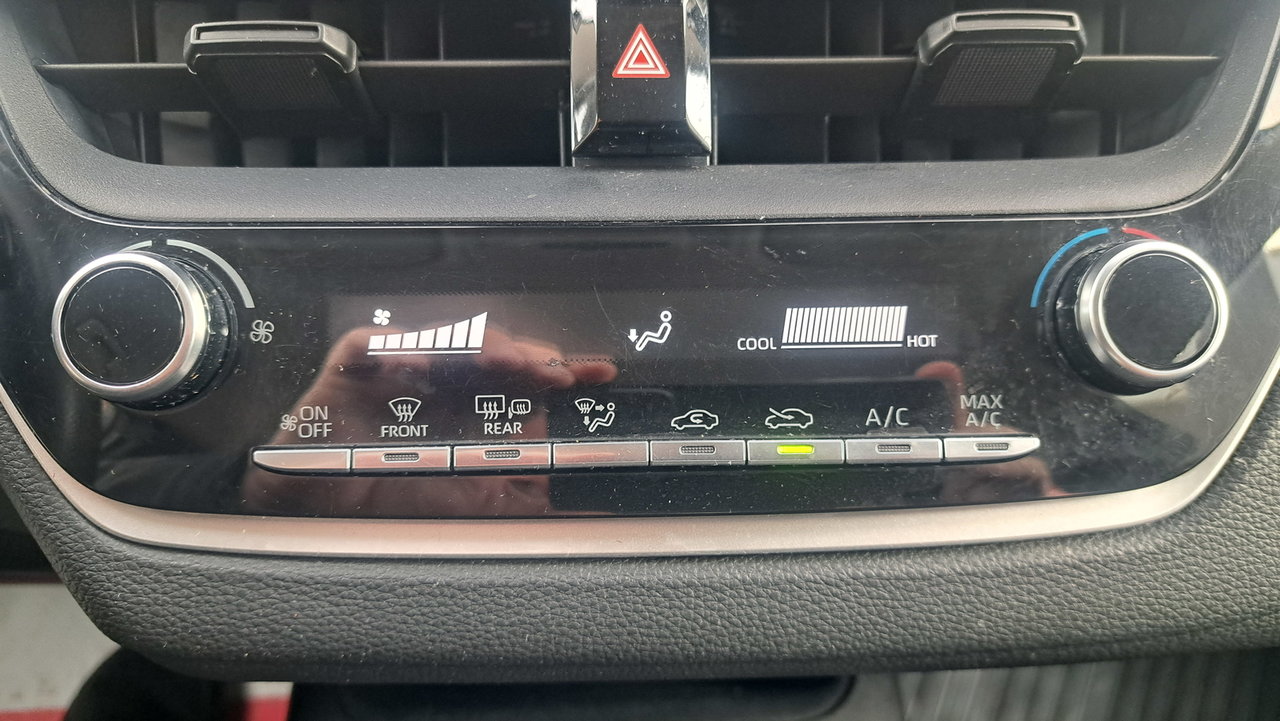 Toyota Corolla L CVT 2020-19