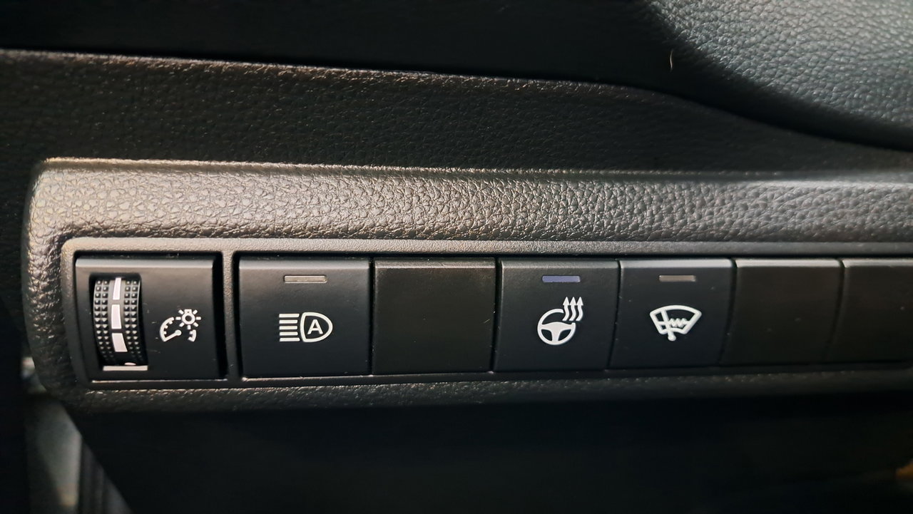 Toyota Corolla XSE CVT 2023-21