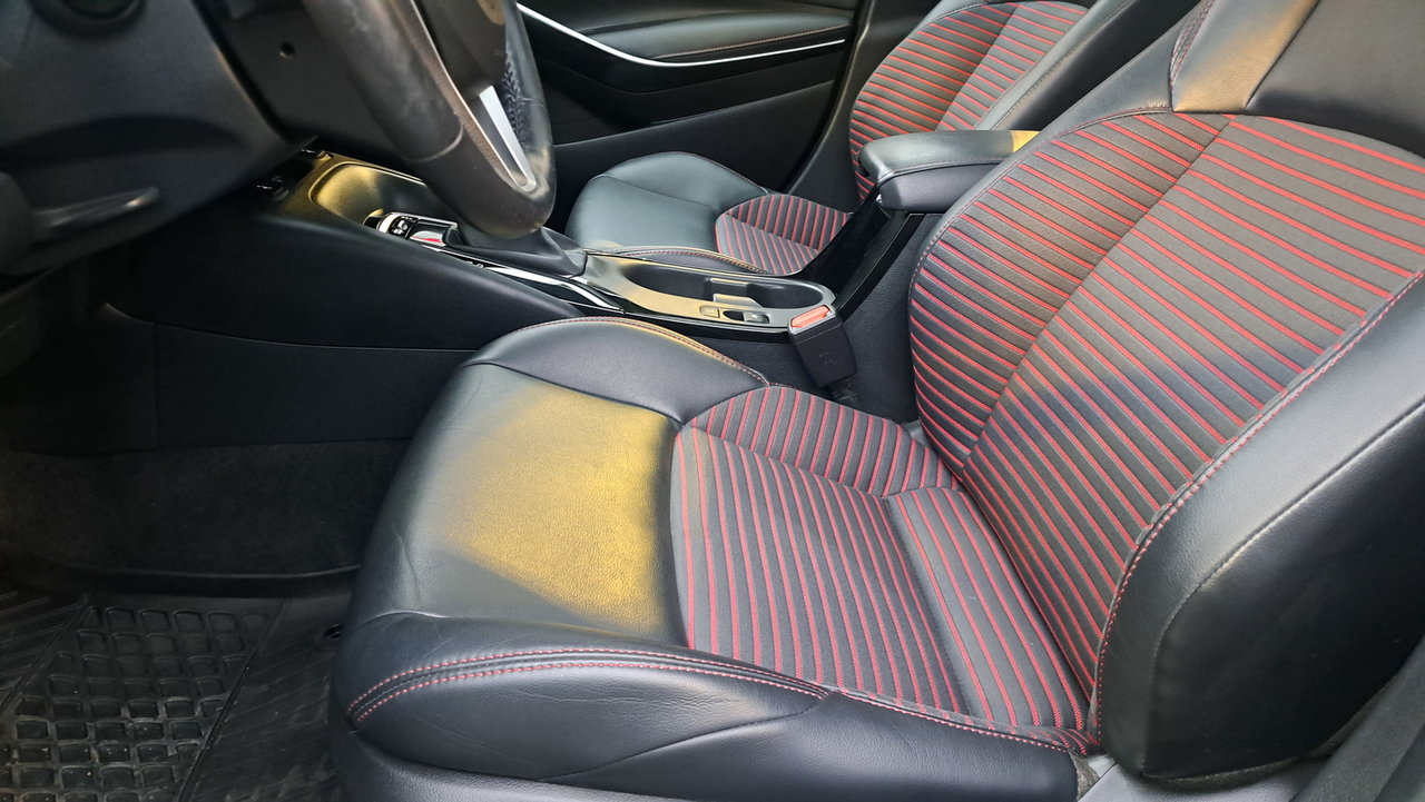 Toyota Corolla XSE CVT 2023-7