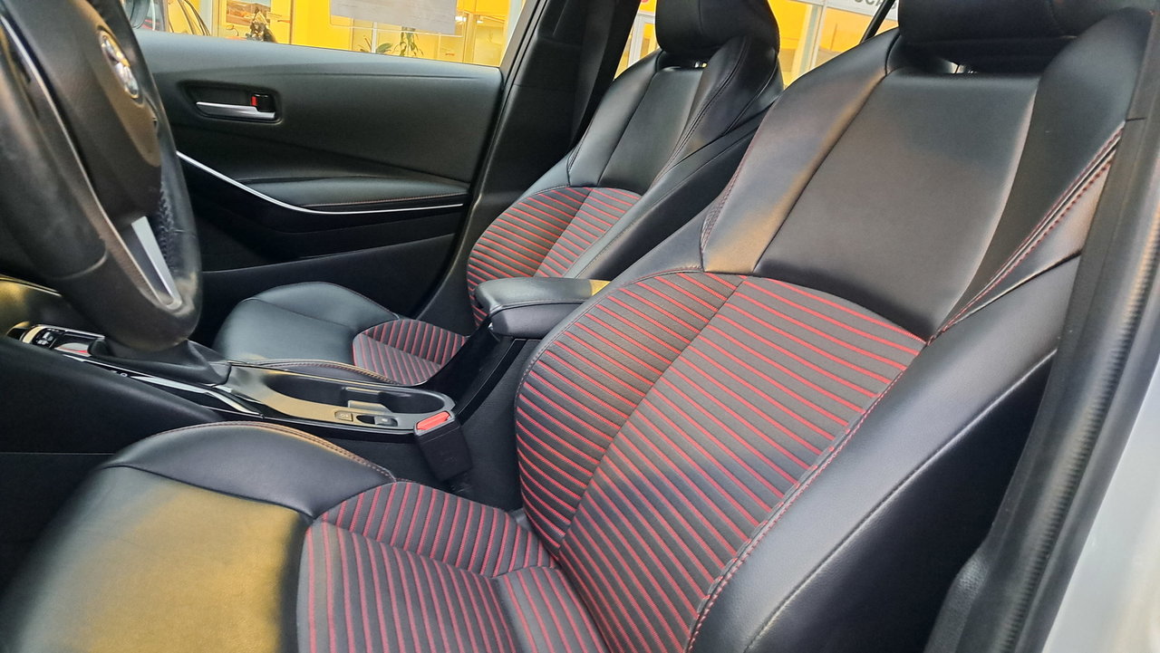 Toyota Corolla XSE CVT 2023-8