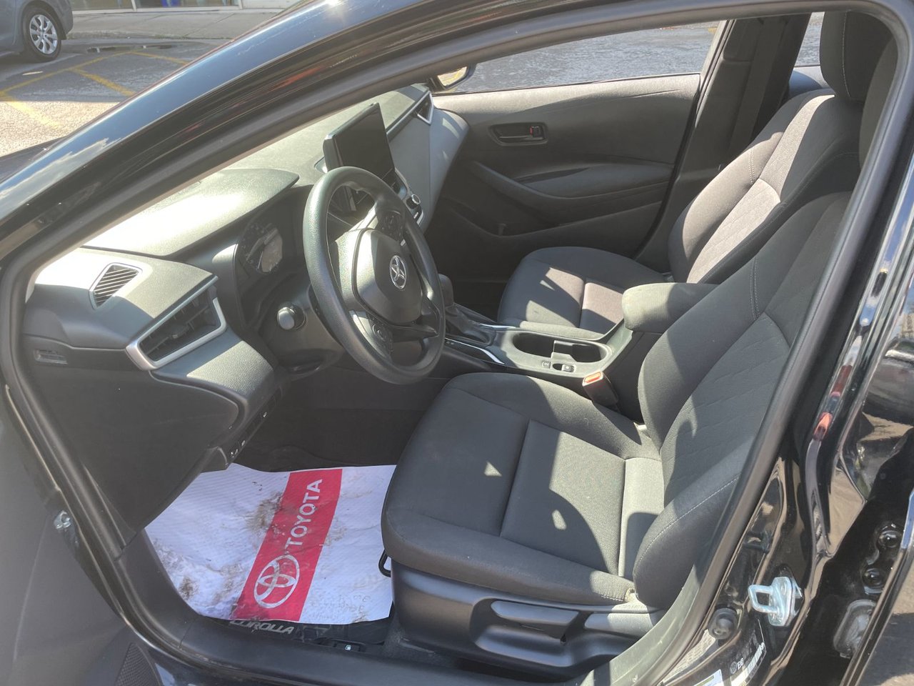 Toyota Corolla LE 2024-8