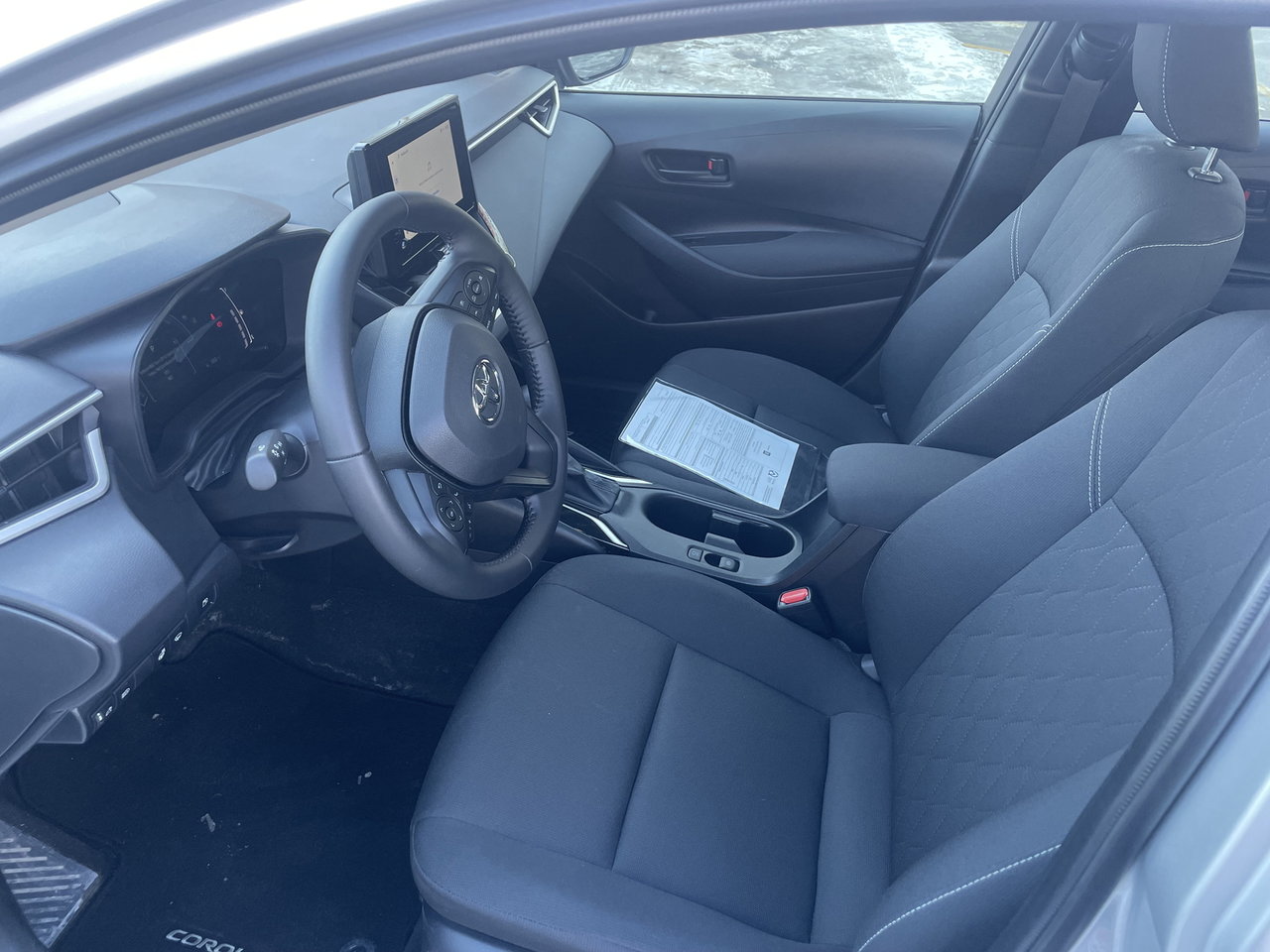 Toyota Corolla Hybrid LE 2025-7