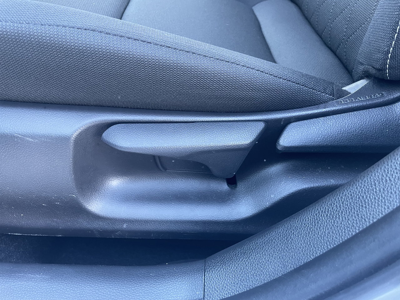 Toyota Corolla Hybrid LE 2025-6