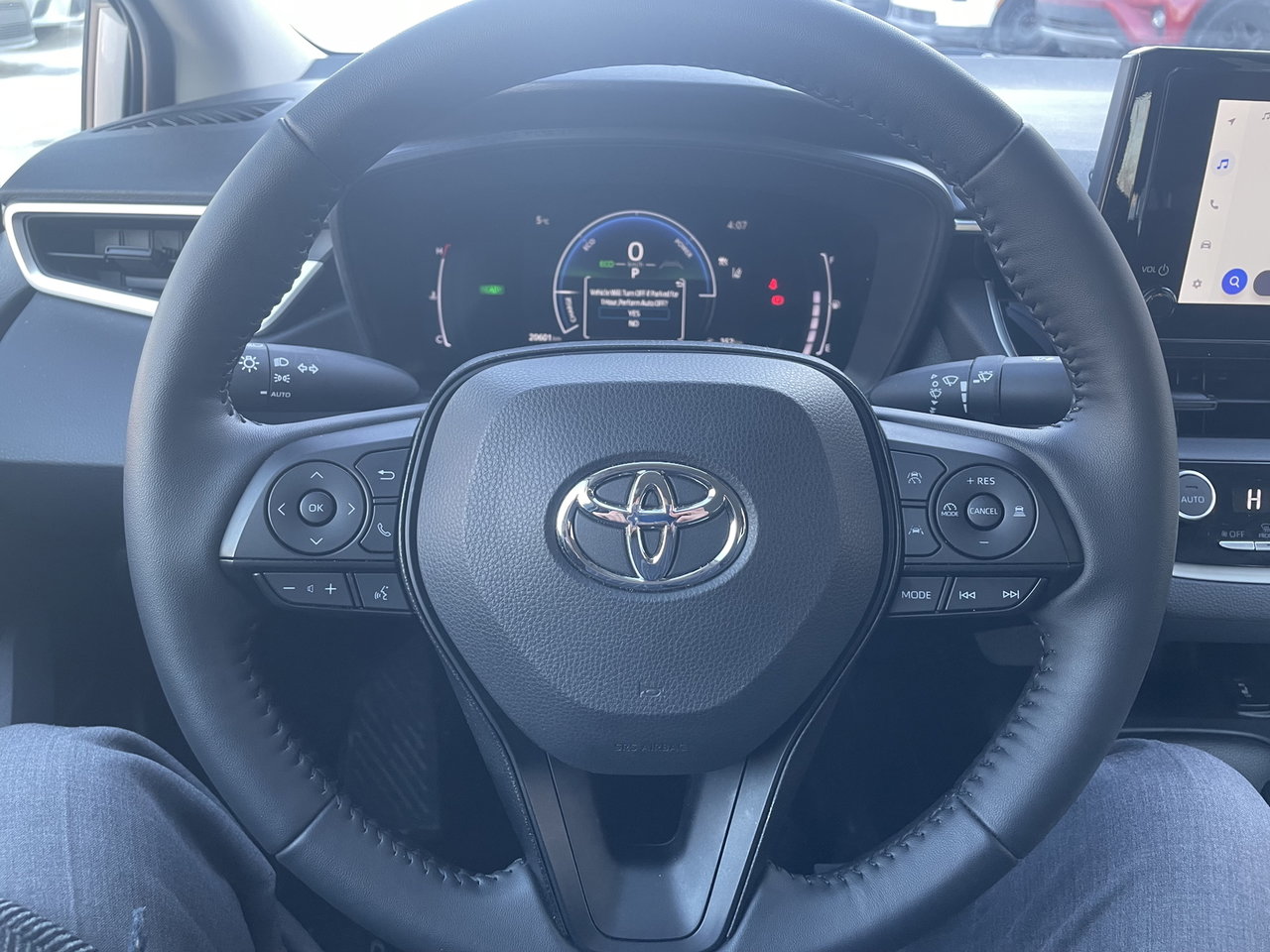 Toyota Corolla Hybrid LE 2025-8