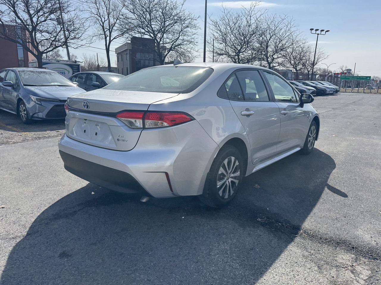 Toyota Corolla Hybrid LE 2025-3