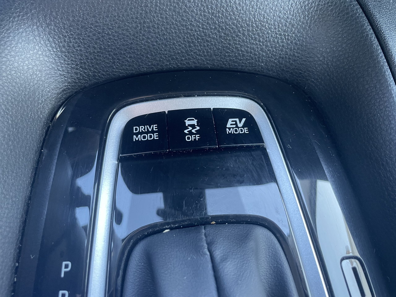 Toyota Corolla Hybrid LE 2025-13