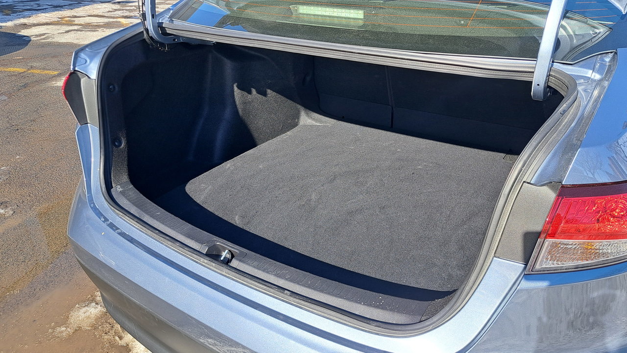 2025 Toyota Corolla AWD Hybrid LE-29