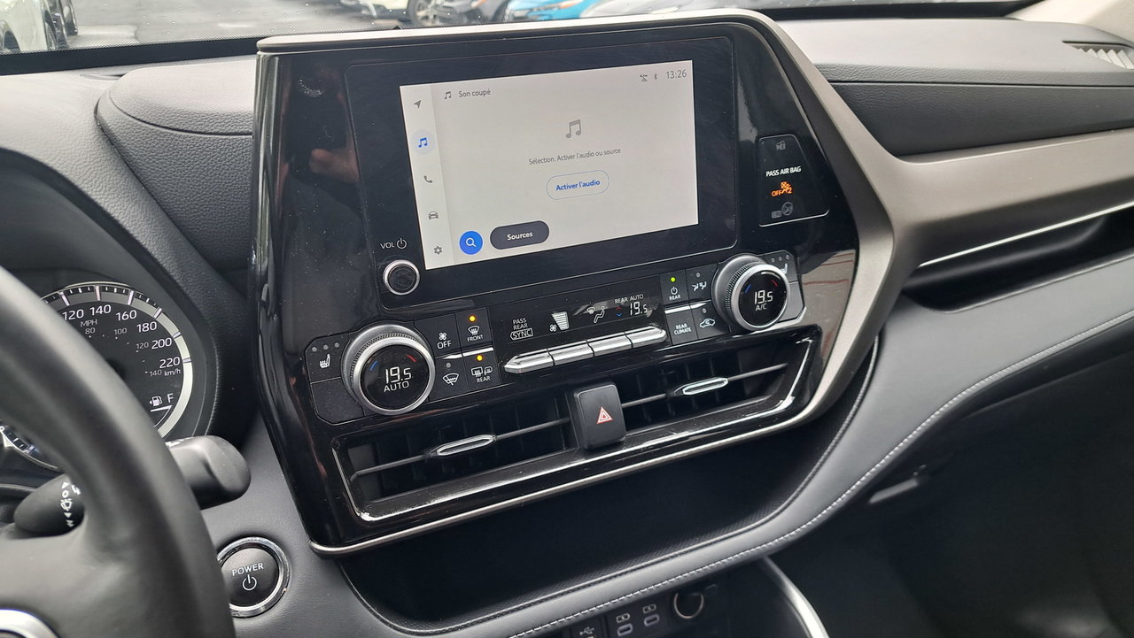 Toyota Highlander Hybrid LE 2023-17