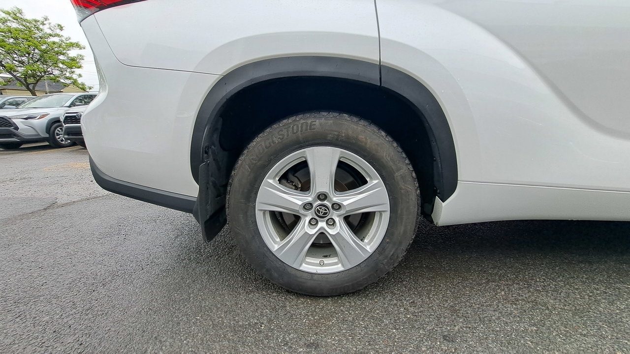 Toyota Highlander Hybrid LE 2023-39