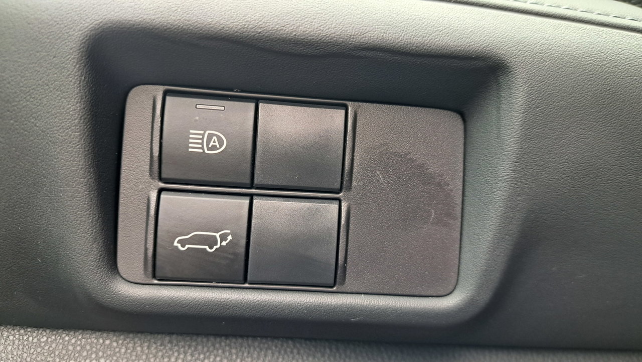 Toyota Highlander Hybrid LE 2023-26
