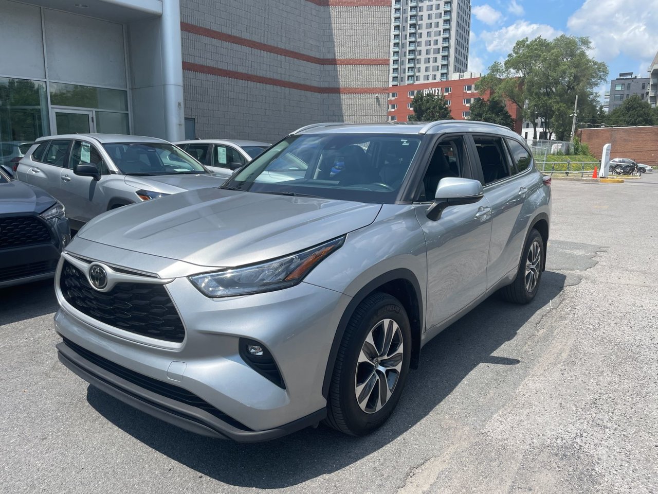 Toyota Highlander XLE 2023-0
