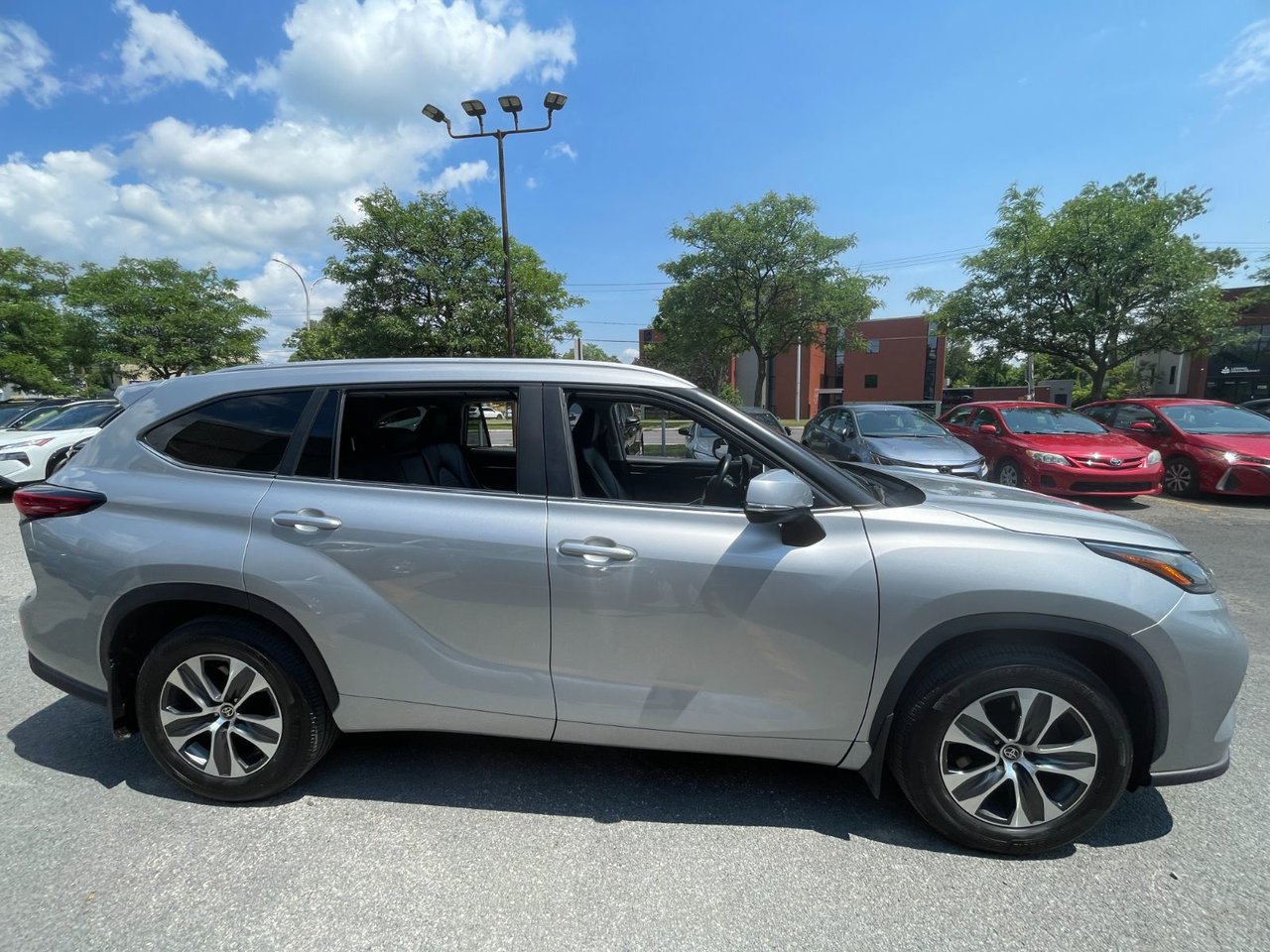Toyota Highlander XLE 2023-5