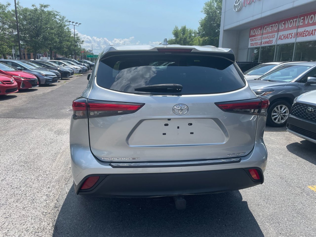 Toyota Highlander XLE 2023-3
