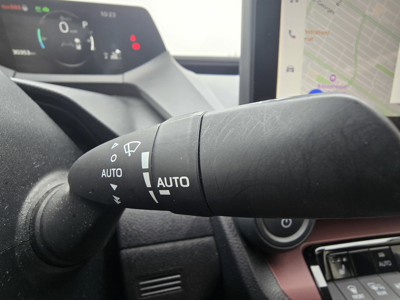 Toyota Prius Plug-in Hybrid XSE 2023-12