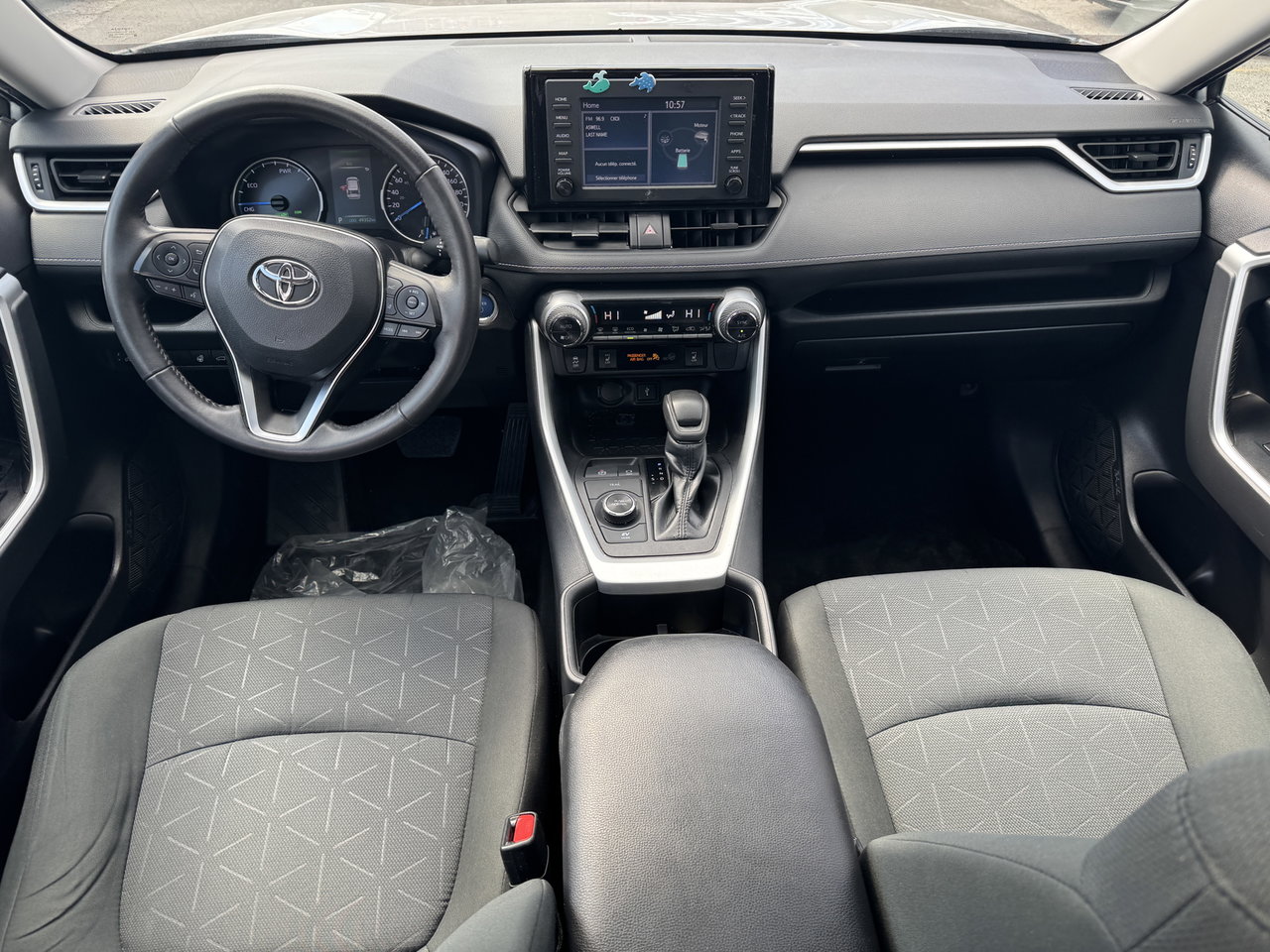 2022 Toyota RAV4 Hybrid XLE-31