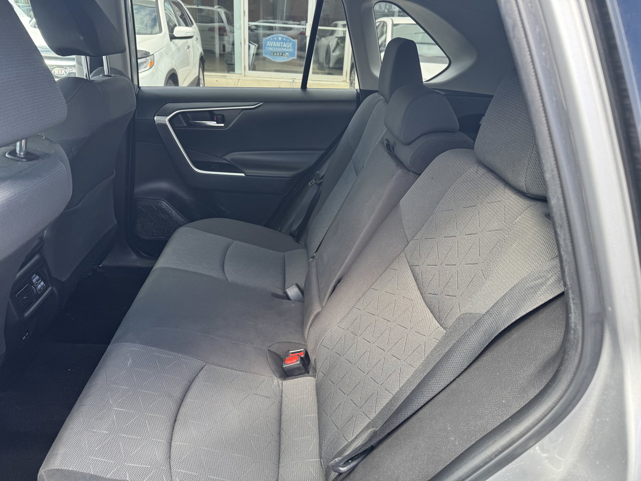 2022 Toyota RAV4 Hybrid XLE-8