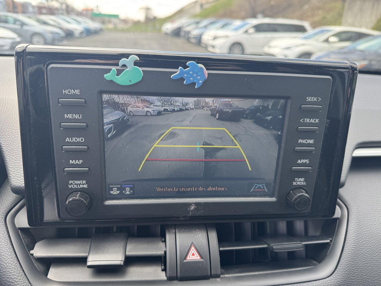2022 Toyota RAV4 Hybrid XLE-37